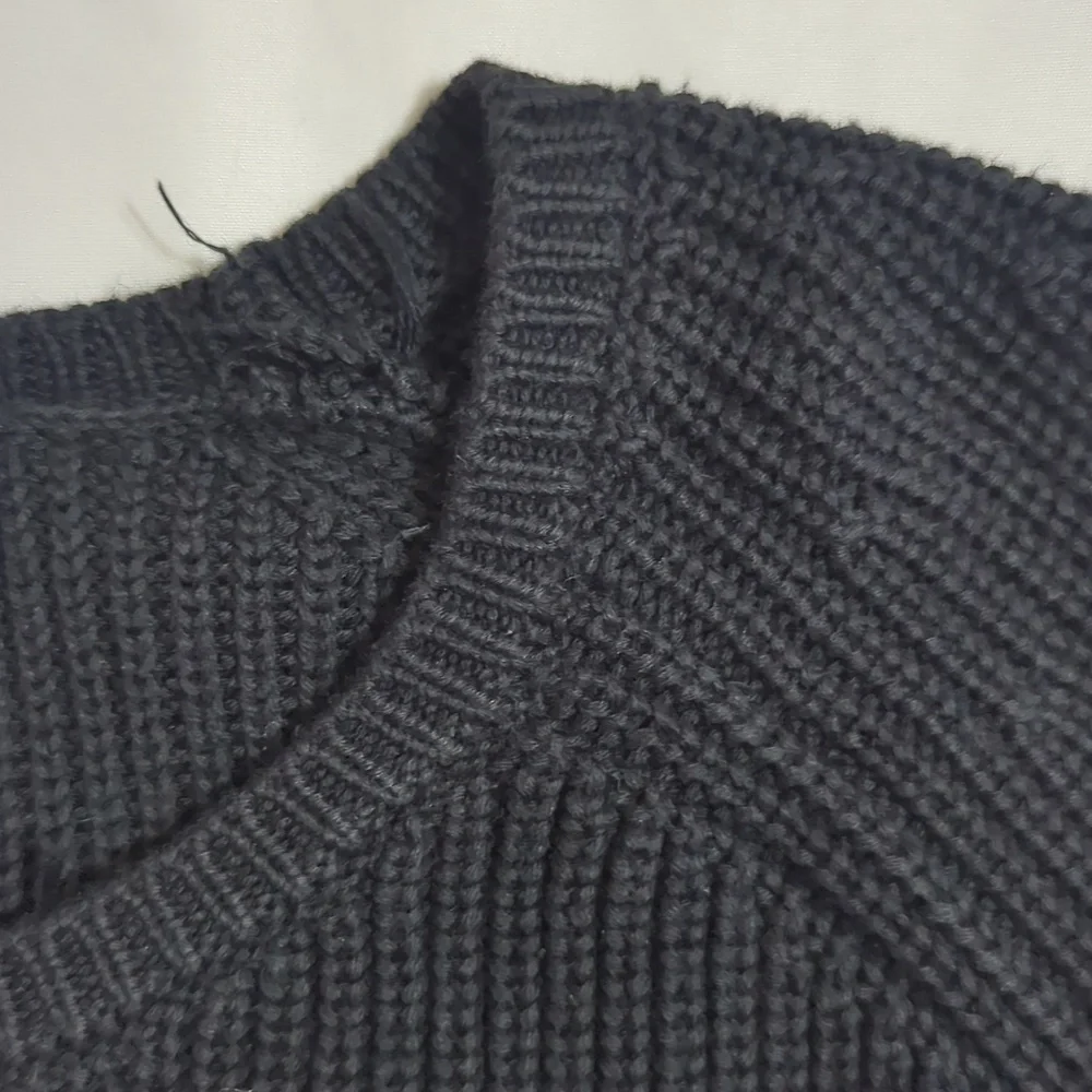White House Black Market Black Cropped Crewneck Sweater - Picture 8 of 15